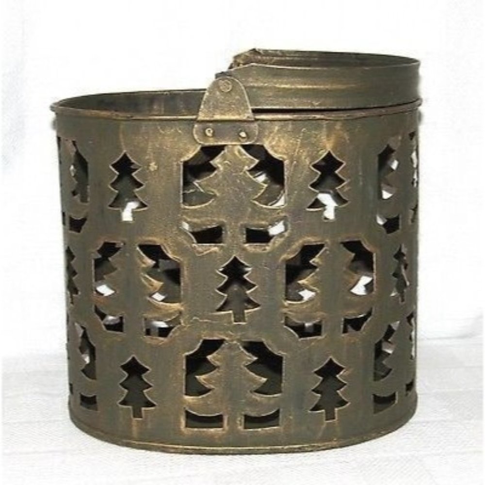 Foreside Metal Handle Decorative Basket